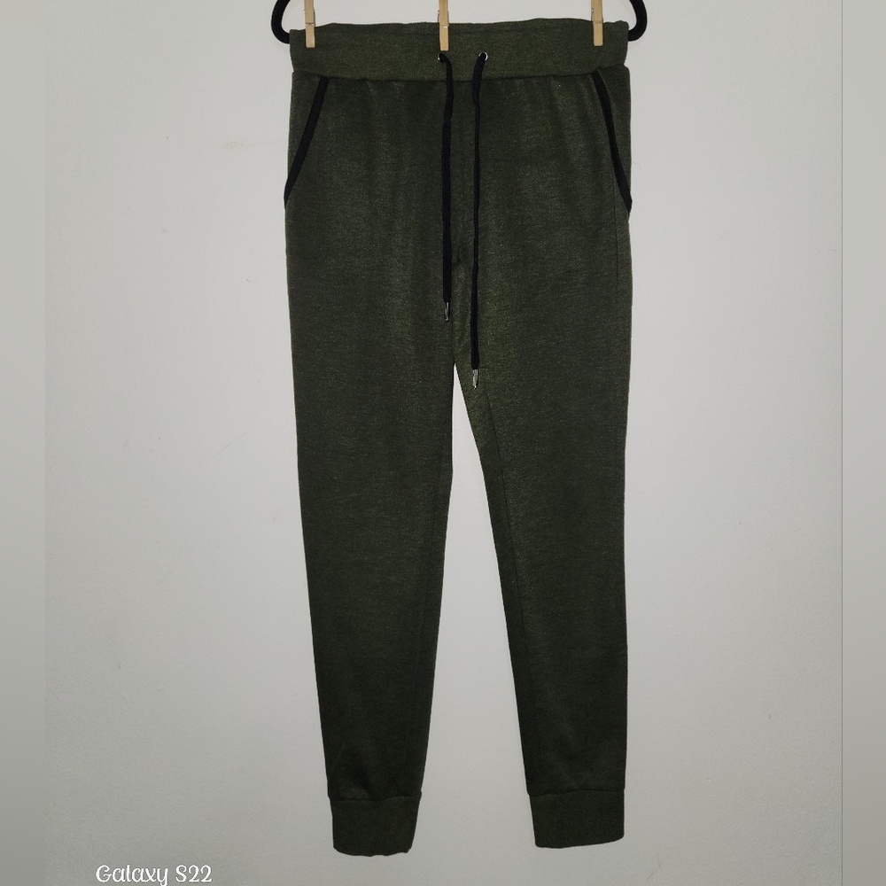 🦋 Olive Green Jogger Pants with Black Accents And Pockets